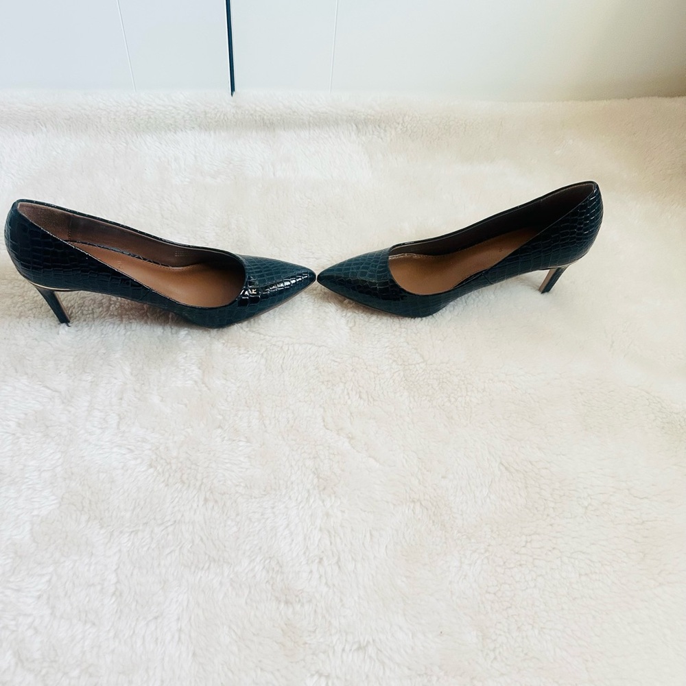 Navy Blue Croc Embossed Pumps Heels - Picture 4 of 15